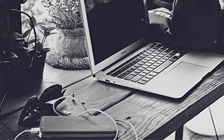 中铁二十局四公司第二铁路运输分公司 为列车运行保驾护航